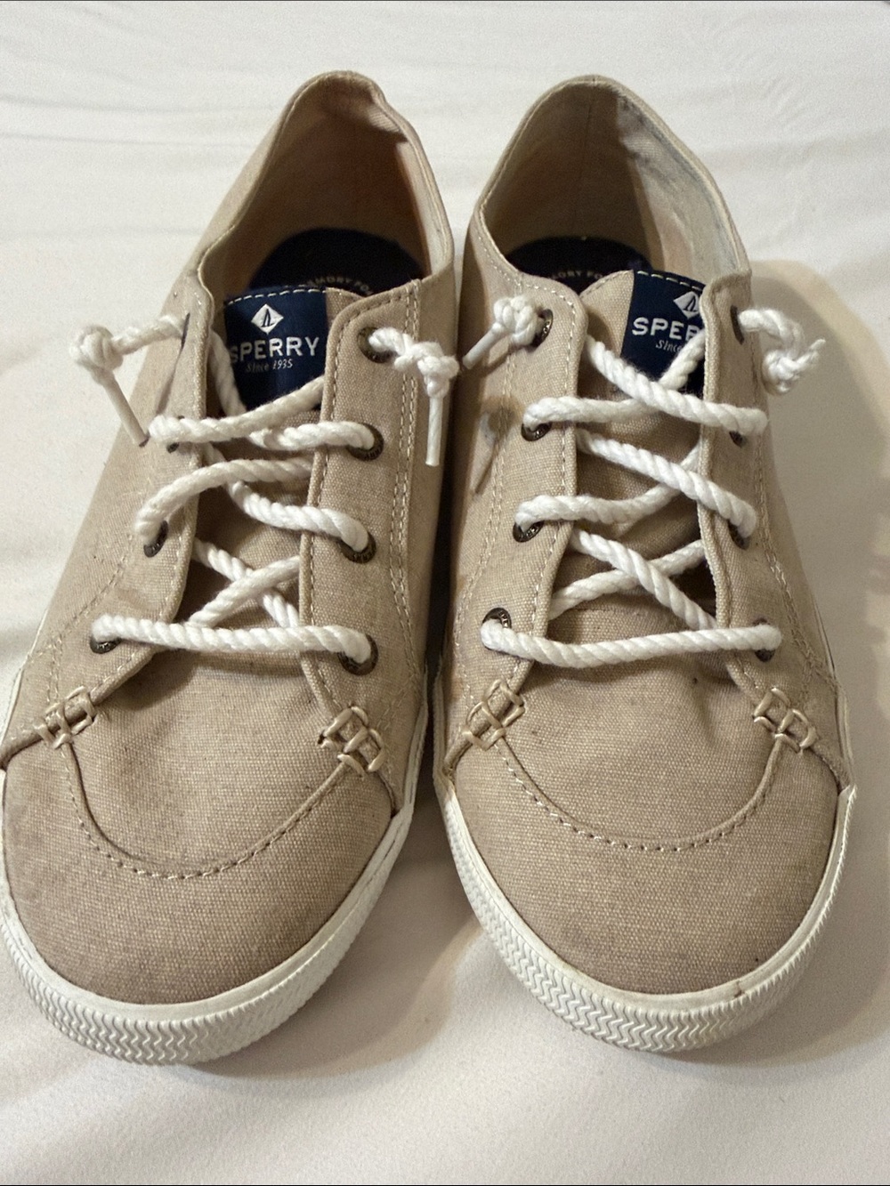 Sperry Kids Tan Canvas Sneakers with White Laces Size 8.5